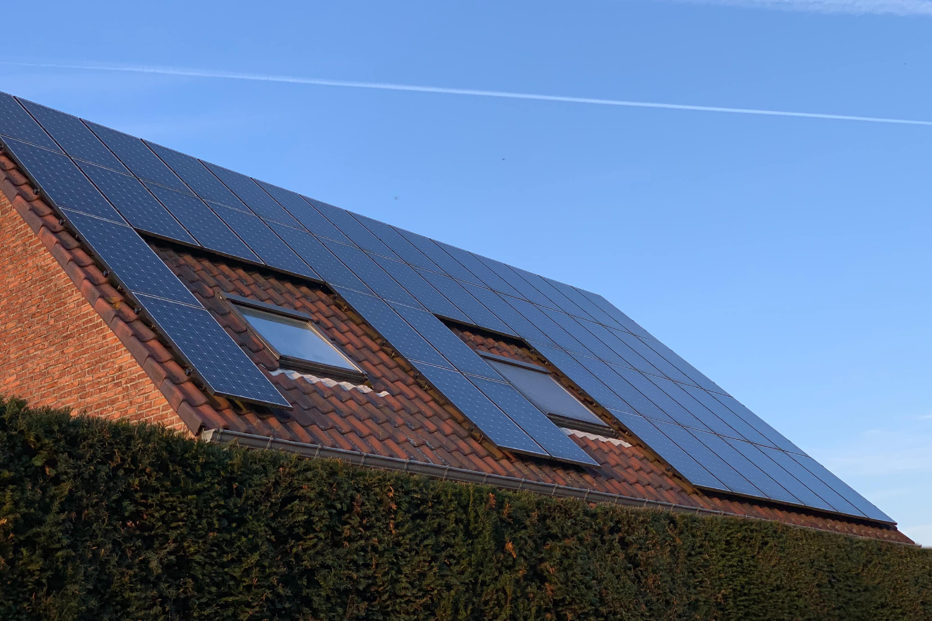 Combien de panneaux solaires pour une maison ? [Calcul et prix]